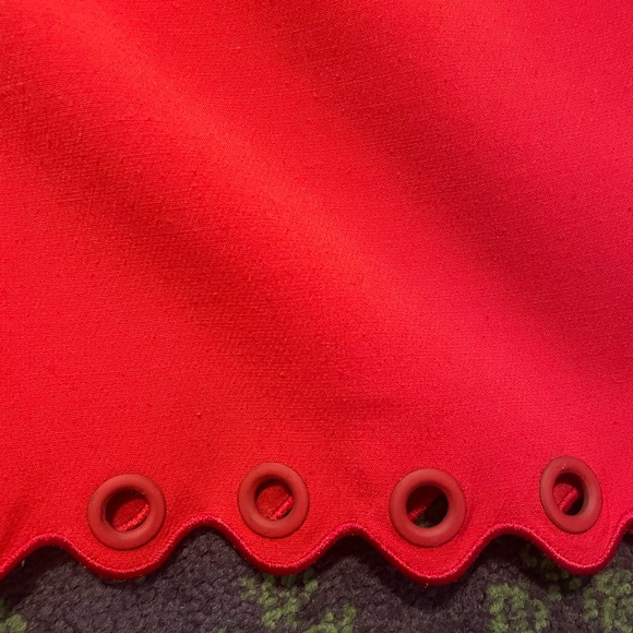 Gorgeous J Crew scalloped top with eyelets - Picture 2 of 6